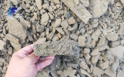 污泥處理難？傳統(tǒng)藥劑成本高、腐蝕設(shè)備？-青島仕駿